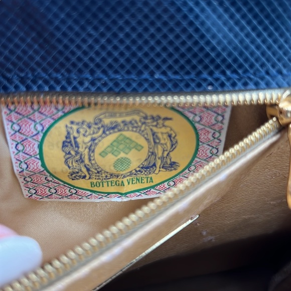 Bottega Veneta leather embossed top handle/crossbody handbag . Made in Italy - Picture 12 of 15